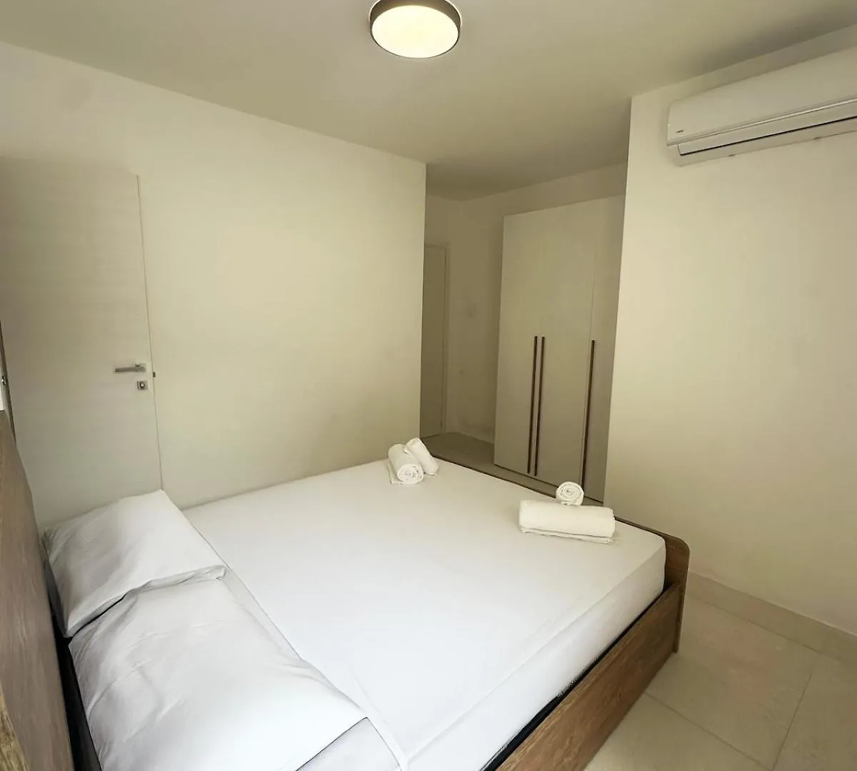 Chic Urban Apartment - Pacaville Saint Julian's