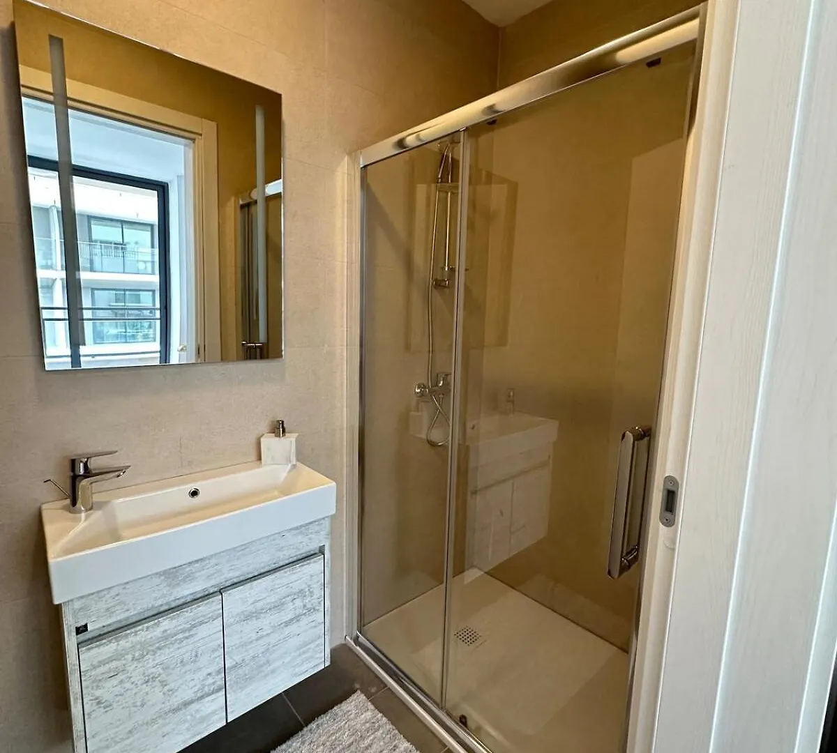 Chic Urban Apartment - Pacaville Saint Julian's